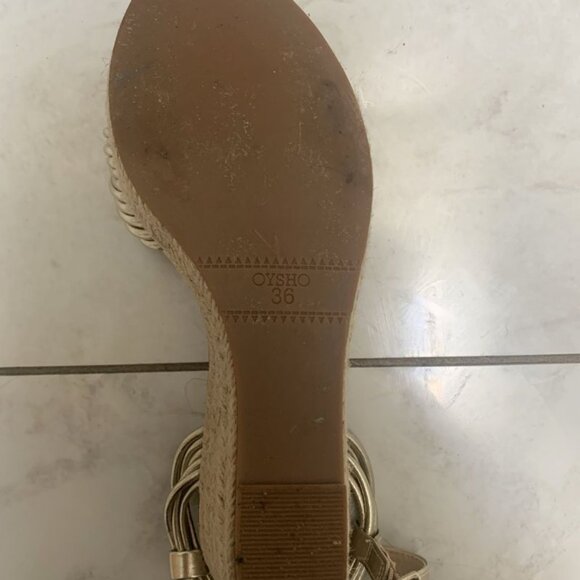 Golden Raffia Wedge Sandals – US 6 - Picture 5 of 5